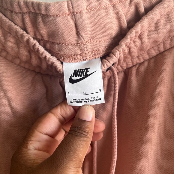 Nike joggers - Picture 3 of 5